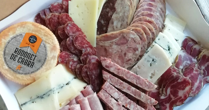 PLATEAUX DE SAUCISSES